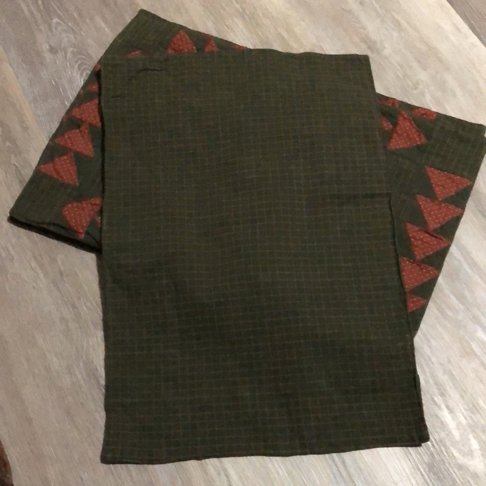 Six Placemats - Picture 2 of 4